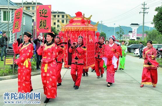 再现传统婚庆礼仪