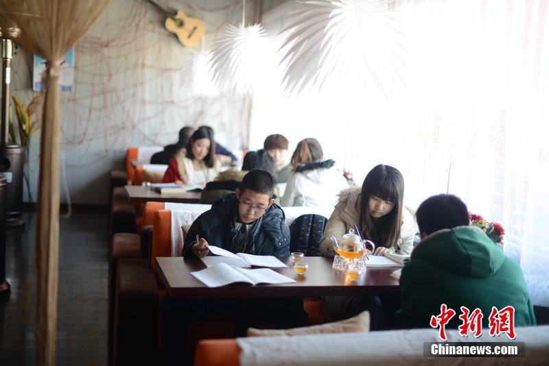 大学生经营土豪自习室