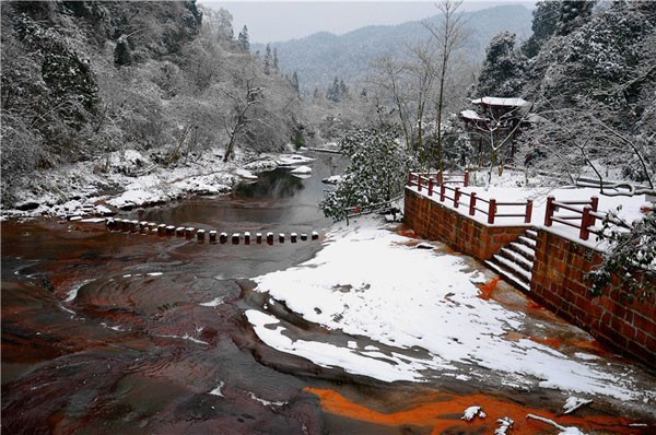 天台山滑雪场 为今冬增添一丝雪色