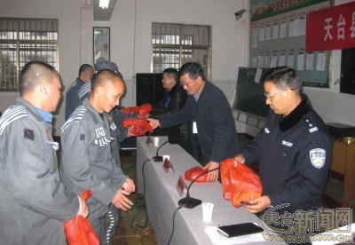 我县专门成立帮教团进有关监狱开展帮教活动