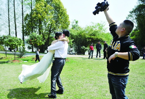 婚礼摄像跟拍价位高 1000元到10000多元消费