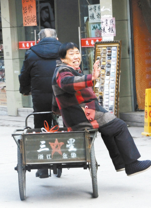 大爷大妈买年货