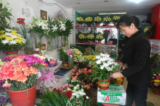 六横岛鲜花扫墓成时尚
