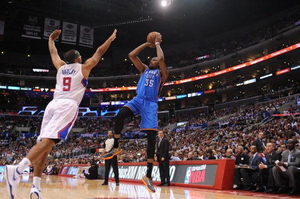 单节轰14分 玩命拼前场板送制胜暴扣-格里芬,帕