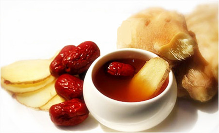 一杯<em>姜水</em>摆脱身体10种不适-偏头痛,头皮屑,<em>洗头</em>