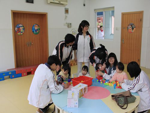 桐乡一中爱心社在行动