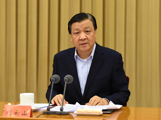 5月6日,中央党的群众路线教育实践活动领导小组召开视频会议。中共中央政治局常委、中央党的群众路线教育实践活动领导小组组长刘云山出席并讲话。新华社记者 马占成 摄 5月6日,中央党的群众路线教育实践活动领导小组召开视频会议。中共中央政治局常委、中央党的群众路线教育实践活动领导小组组长刘云山出席并讲话。新华社记者 马占成 摄