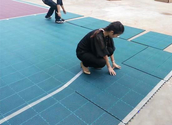 塑胶地板清洁与保养