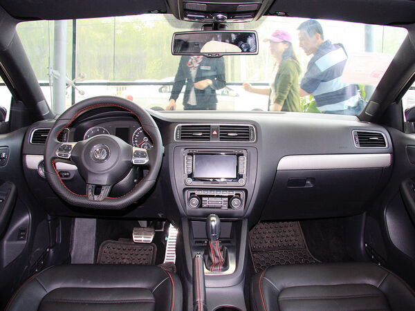 һ��-����  2.0 TSI �п�̨����