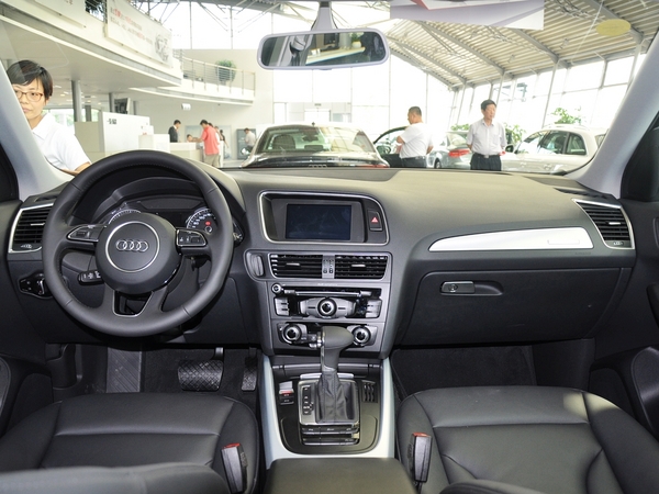 һ���µ�  40 TFSI quattro �п�̨����