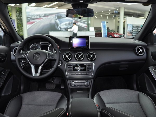 ����(����)  A180 1.6T DCT �п�̨����
