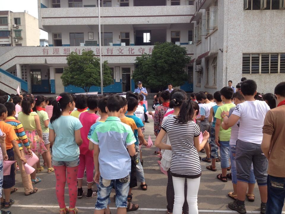 水上派出所民警走进蓝天学校宣讲防溺水(图)--长兴