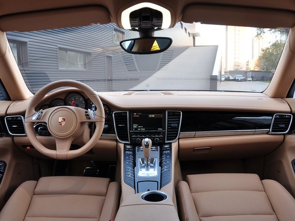 ��ʱ��  3.0T DCT �п�̨����