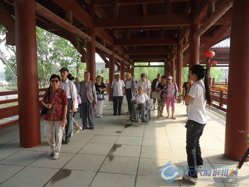 鱼巷口社区组织 老人游 陈武帝 故宫 迎重阳(图)--