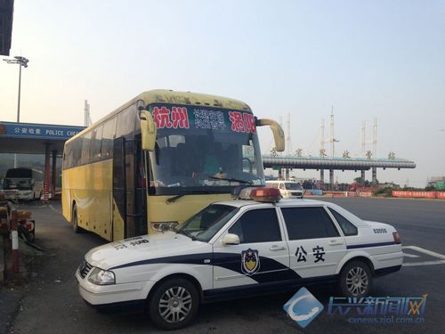 客车被吊销行驶证仍载客营运 被高速交警依法