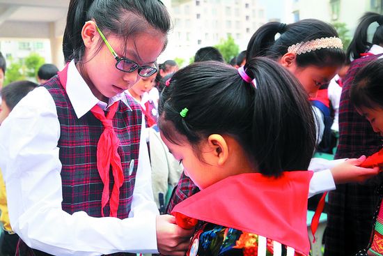 “红领巾”共庆少先队建队65周年