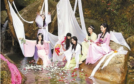 6名女子的生日派对火了