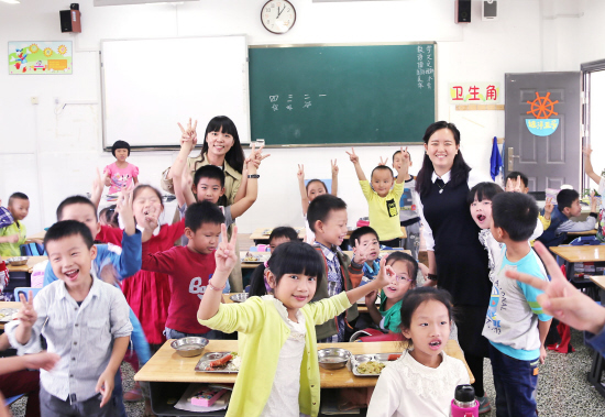 市区宾虹小学新录14位研究生 先当