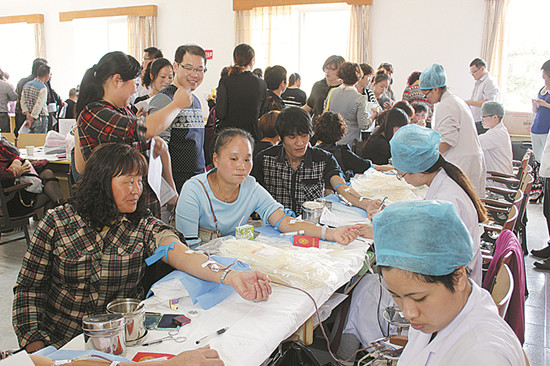 虾峙干群踊跃献血2万多毫升