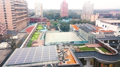中学屋顶建环保花园