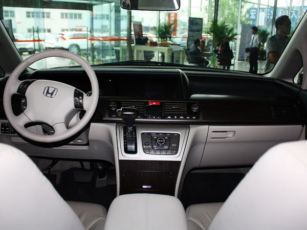 ���籾��  2.4L �Զ� �п�̨����