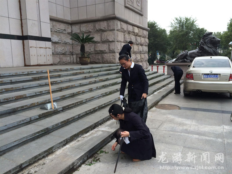 ... 华的胸,不开心的表情加文字,我国三座古代建筑图片
