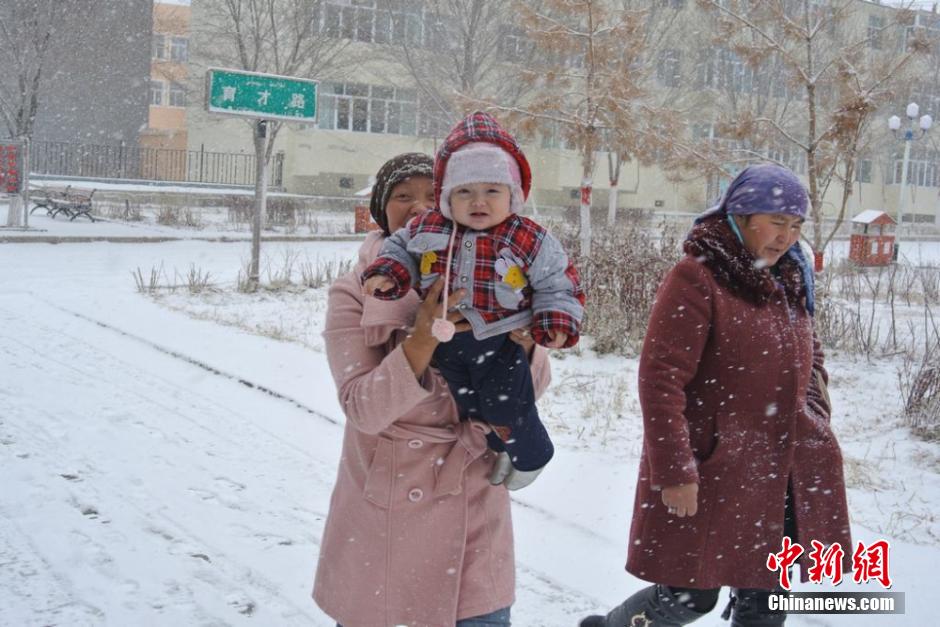 新疆局地出现暴雪