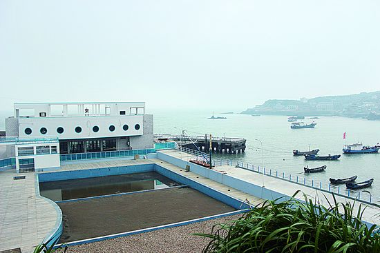 东极海水游泳池竣工