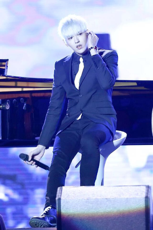 吴亦凡颜值爆表亮相 浙江跨年  甜蜜互动嗨翻全