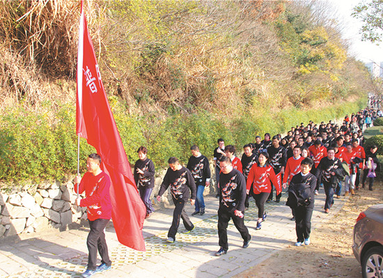 千人登山迎新年