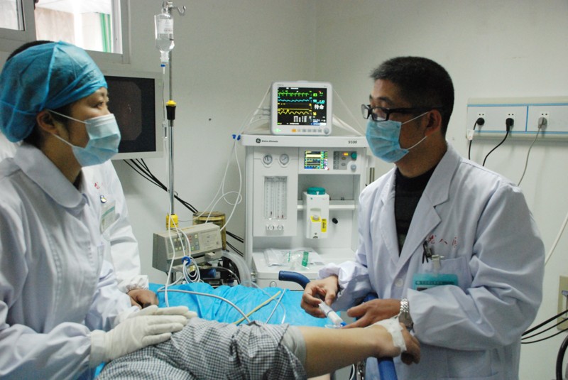 龙游县人民医院成功开展无痛电子胃肠镜诊疗新