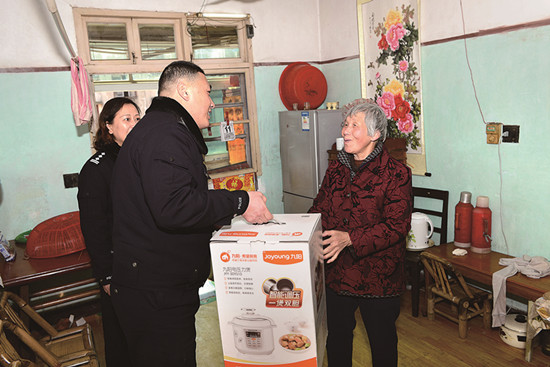 民警点亮“微心愿” 聚集温暖正能量