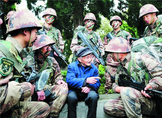 重走革命道路 聆听战斗故事