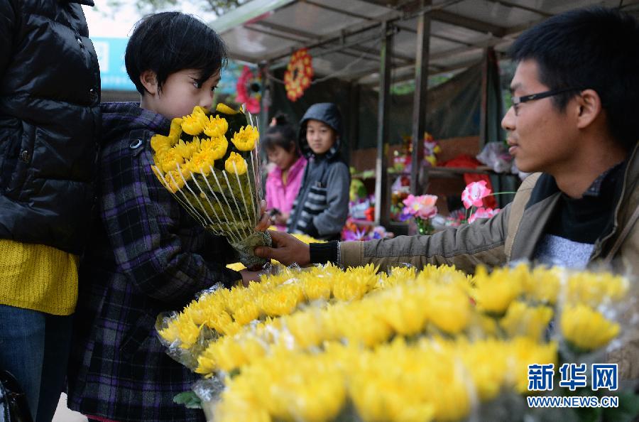 鲜花祭扫寄哀思