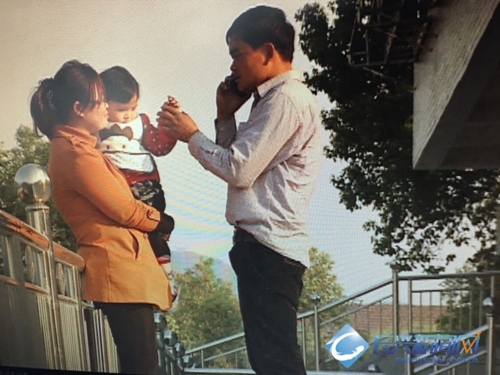 养猪场里的女强人(图)-2