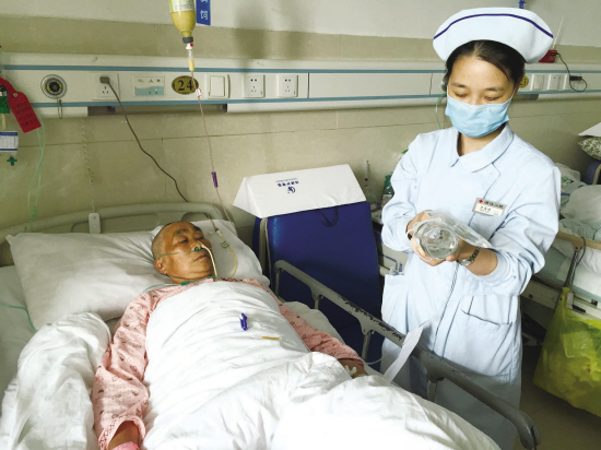 诚信奶奶张凤英突发中风--金华频道