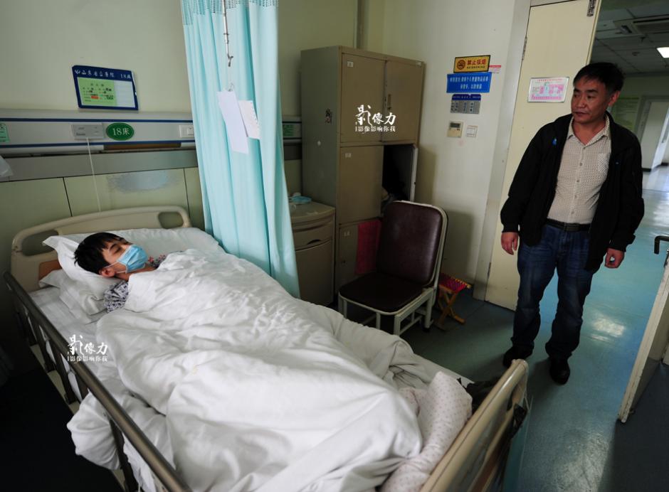 高三同学为白血病男生留座位 盼其参加高考