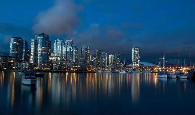 到了夏威夷 才知道<em>女人</em>,可以不必<em>买胸罩</em>--长兴