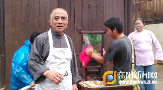 朱鹏程:《乱世丽人行》演理发匠