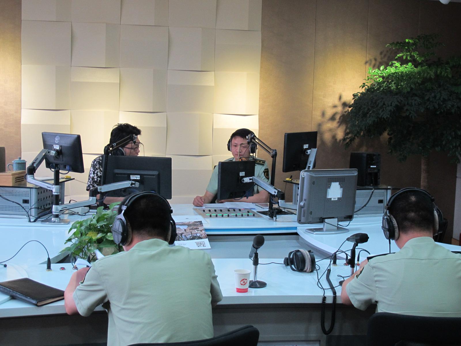 海副支队长做客《阳光热线》就夏季消防检查与