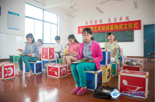 太湖图影小学开展春泥计划活动图