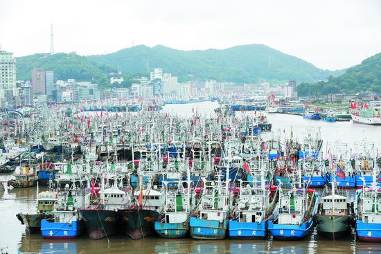 全区2700多艘渔船回港避风
