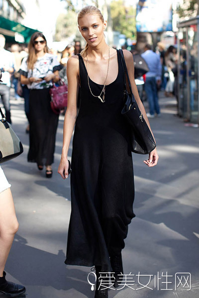 小黑裙配什么项链 16867166_561311.jpg