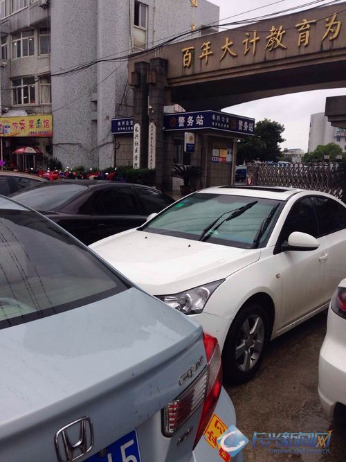 长海路部分路段出现交通堵塞 过往车辆注意安