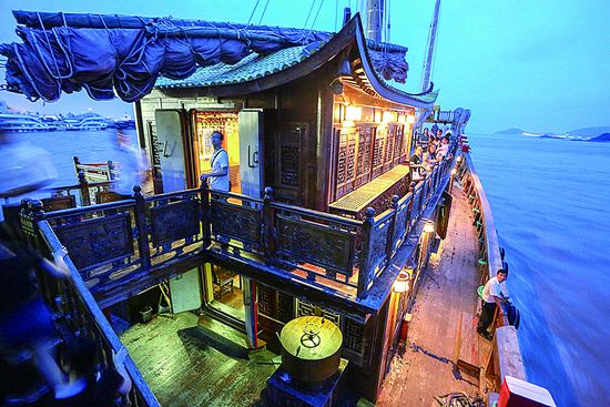 “不肯去观音号”夜游正式启航