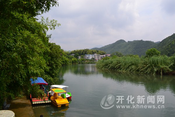 首页 开化新闻 综合新闻        盛夏的池淮镇玉坑村植被茂盛,溪水