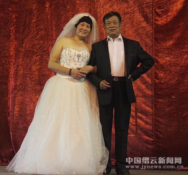老式婚纱照_老式自行车图片(3)