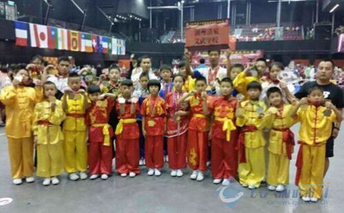 清泉文武学校在香港国际武术比赛中斩获37金