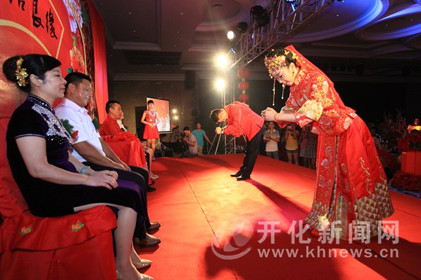 开化海归姑娘钟爱中国红 中式婚礼原来可以这