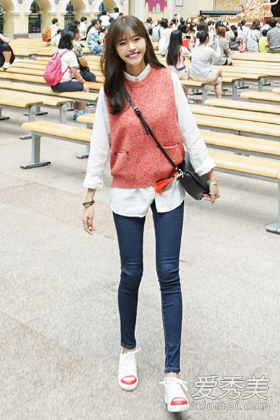 小脚裤才是百搭圣品 秋款上衣随意配--磐安新闻